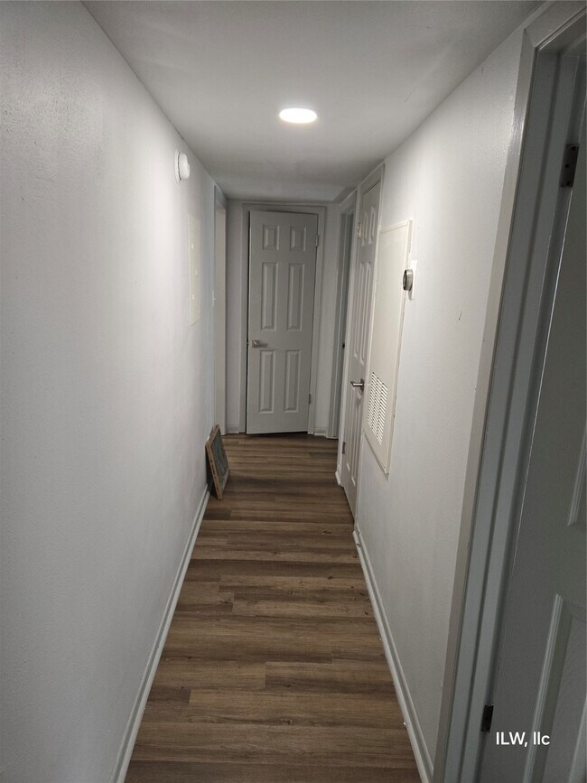 Building Photo - 815 Harvard St