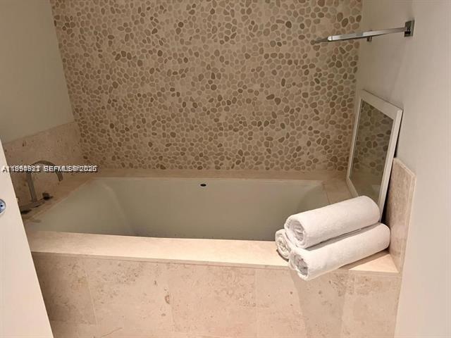 Building Photo - 17121 Collins Ave