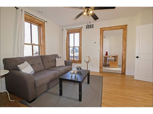 Building Photo - 1211 5th St NE