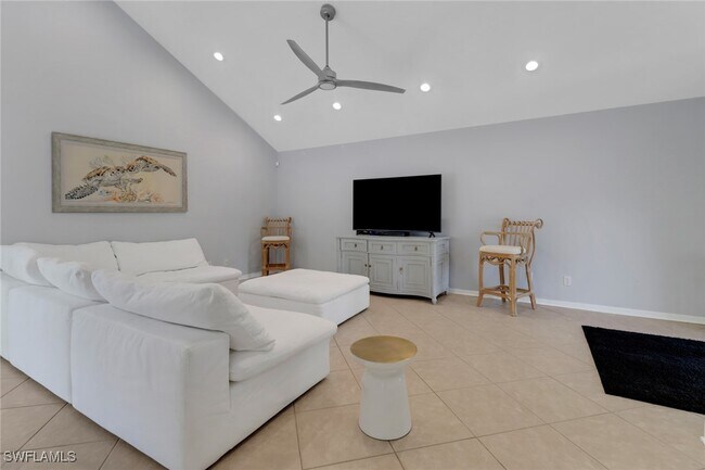 Building Photo - 1145 Jardin Dr