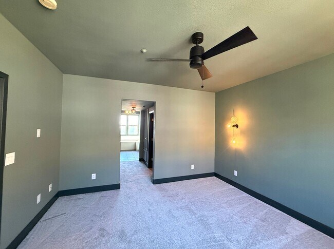 Building Photo - NEW CONSTRUCTION HUGE 1800sf 3BR/3BA 2GR C...