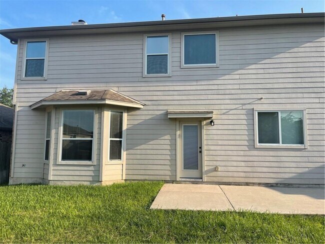 Building Photo - 1718 Woodvista Pl