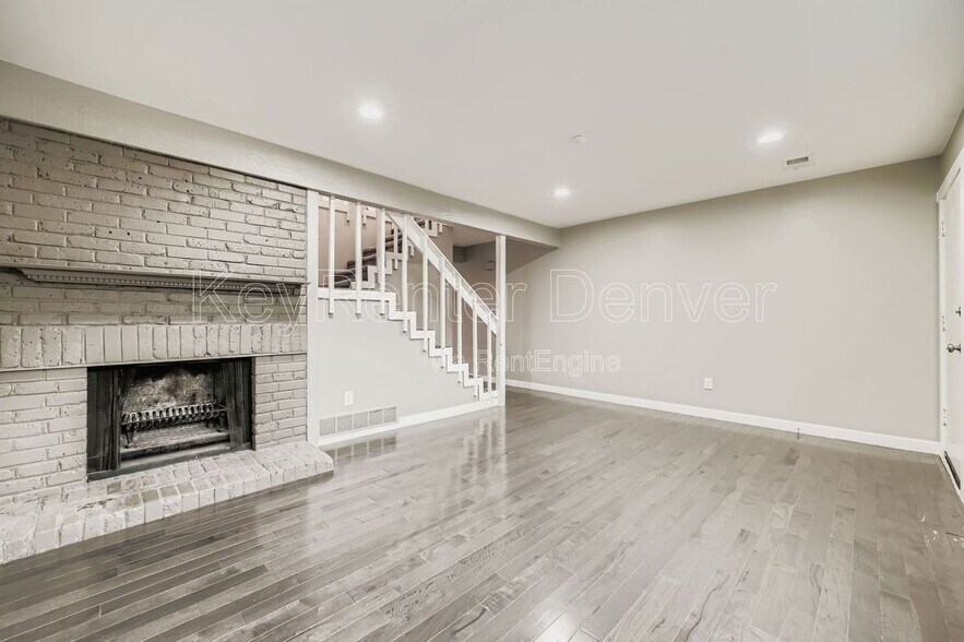 Building Photo - 7053 S Knolls Way