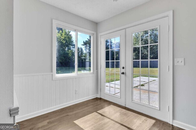 Building Photo - 250 Meadow View Dr