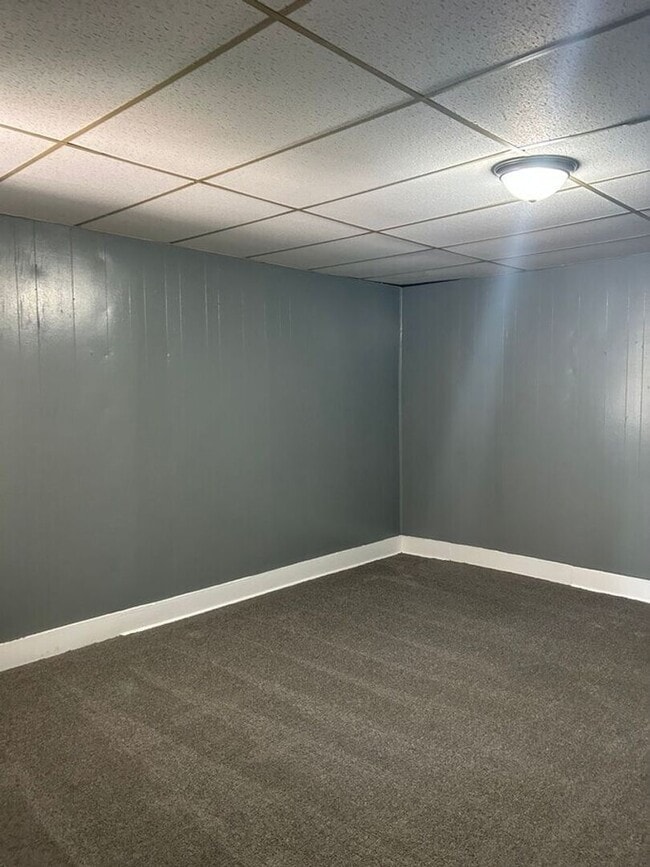 Building Photo - 25 N Washington St