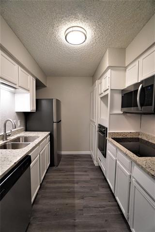 Building Photo - 9696 Walnut St