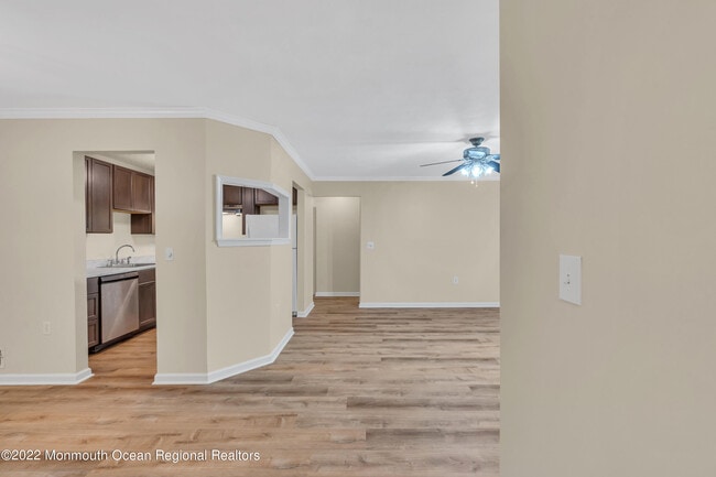 Building Photo - 134 Whispering Oaks Way