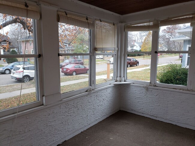 Building Photo - Beautiful 4 bedroom in Mac Groveland area