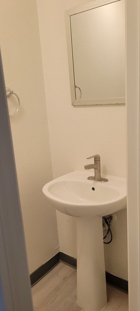 Building Photo - Your Next Home in One of Roseville’s Most Desired Neighborhoods!