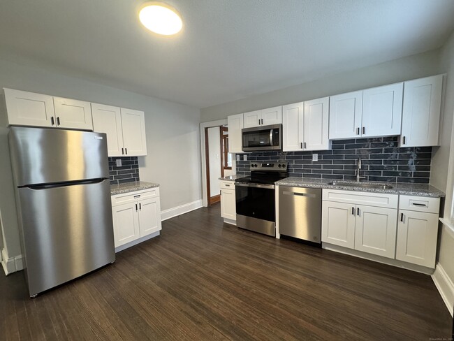 Building Photo - 31 Nesbit Ave
