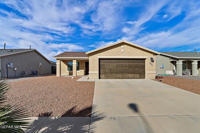 Primary Photo - 14321 Paraiso Dr