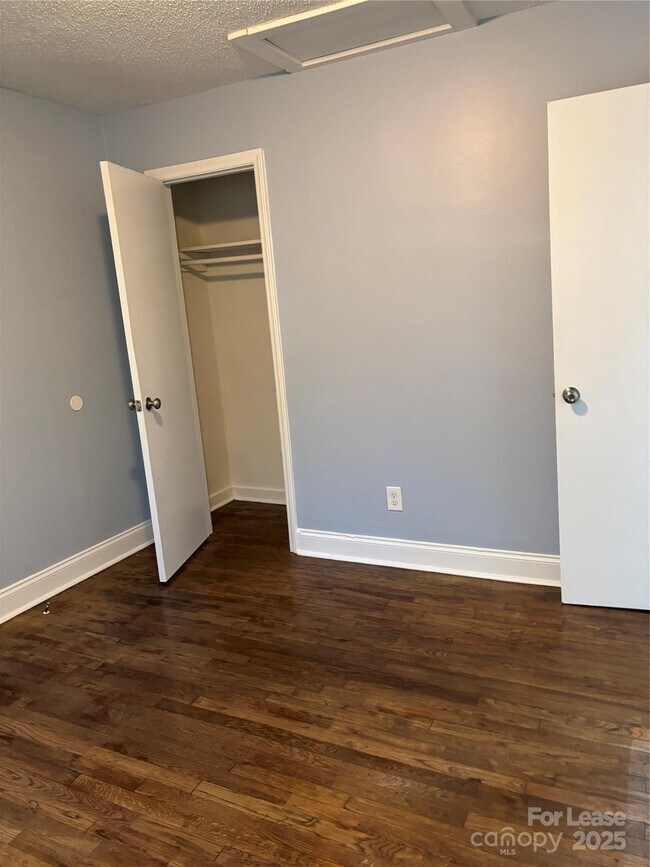 Building Photo - 3512 Jonquil St