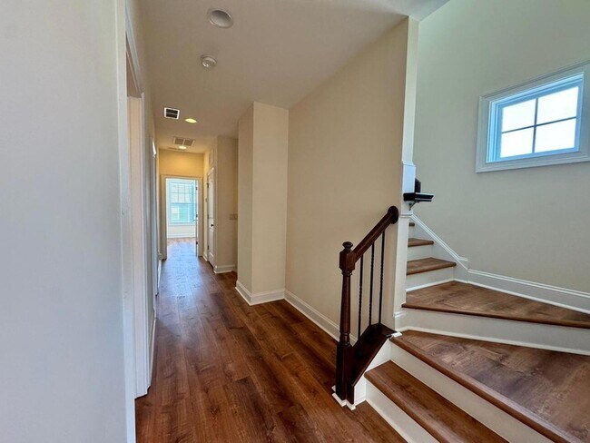 Building Photo - 563 Balsam Fir Dr