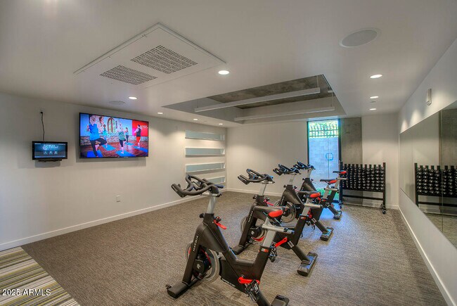 Building Photo - 200 W Portland St