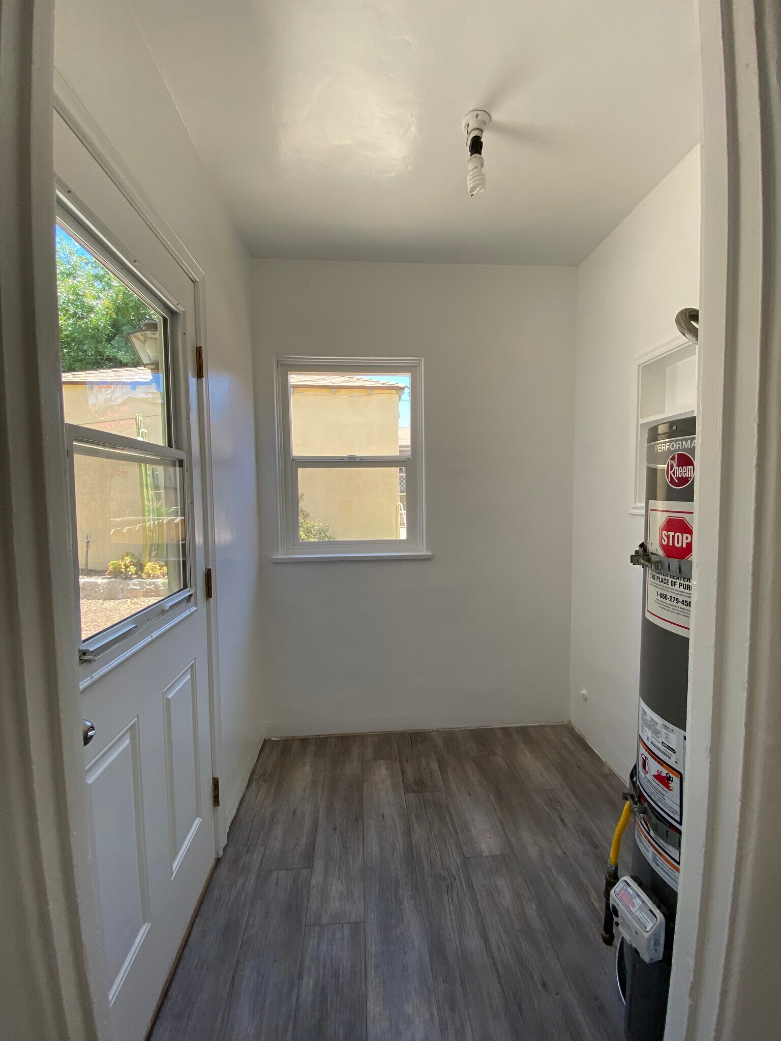 Backdoor Entrance - 10204 Fairgrove Ave