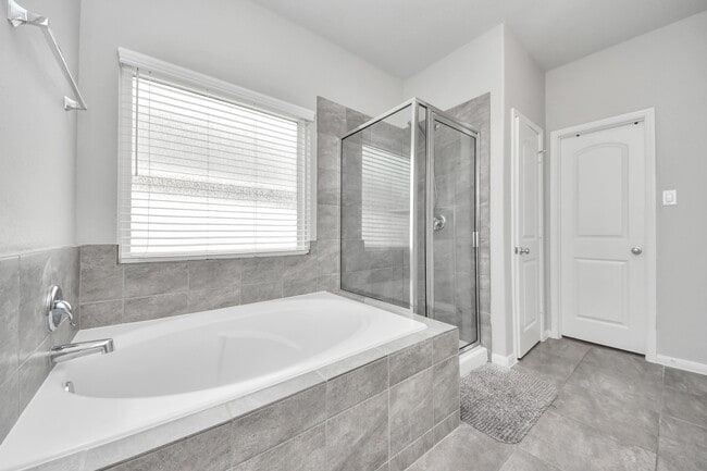 Building Photo - 6007 Prince Pl Dr