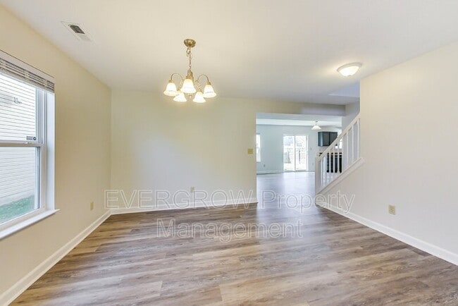 Building Photo - 839 Stonehurst Dr