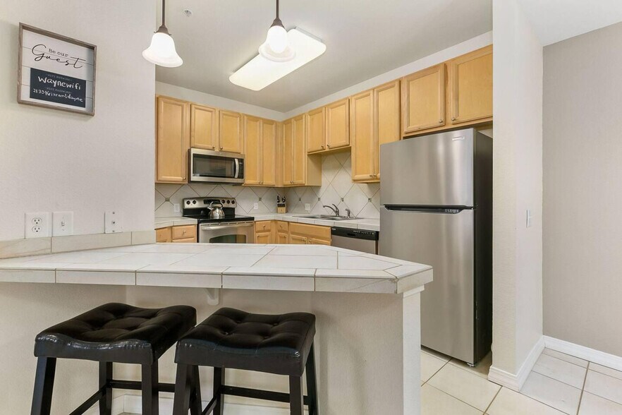 Building Photo - 2133 Krisron Rd