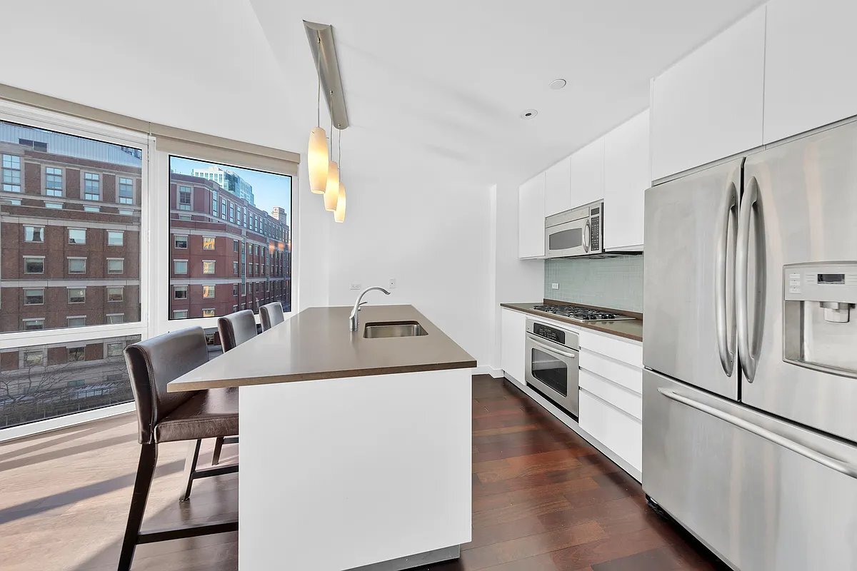 Building Photo - 306 Gold St