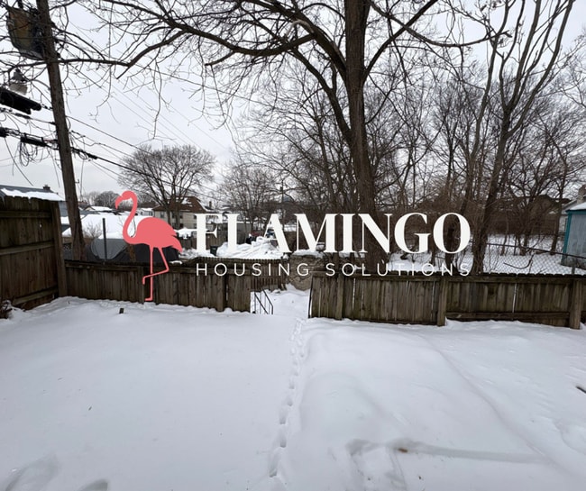 Building Photo - 221 Hickory St