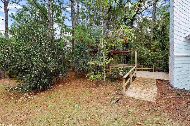 Building Photo - 109 Kingswood Dr