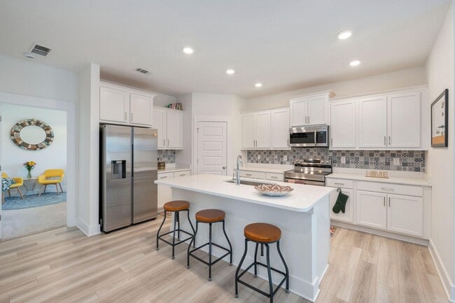Building Photo - Modern Luxury Meets Everyday Comfort in This Beautiful 4 Bedroom!