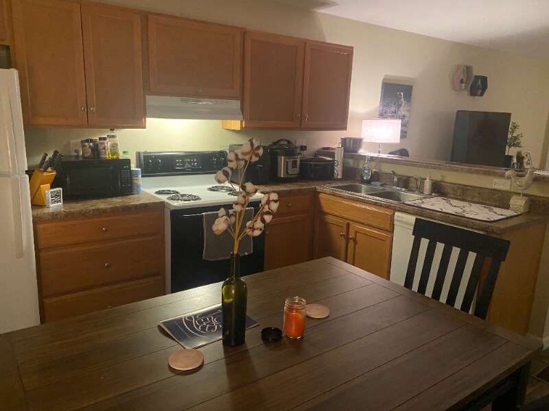 Building Photo - 141 St George Ln