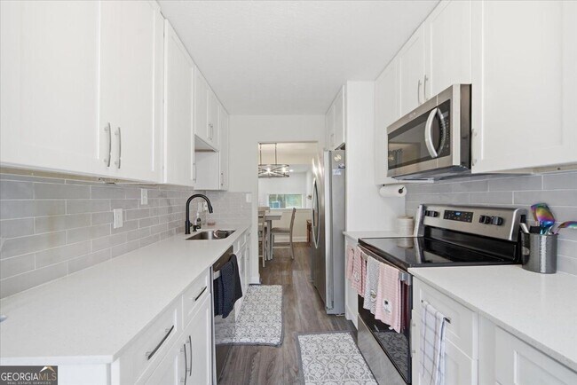 Building Photo - 220 Yuba Walk