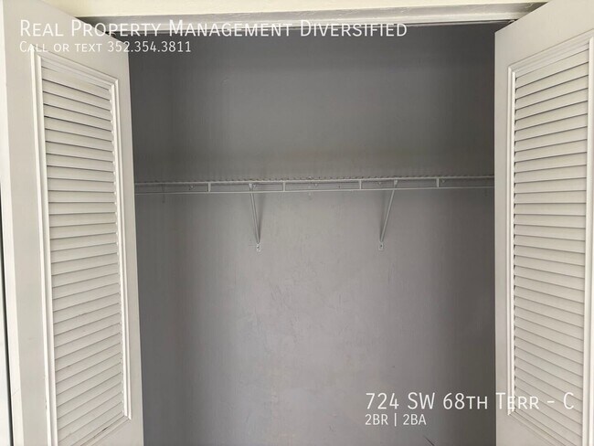 Building Photo - 724 SW 68th Terrace