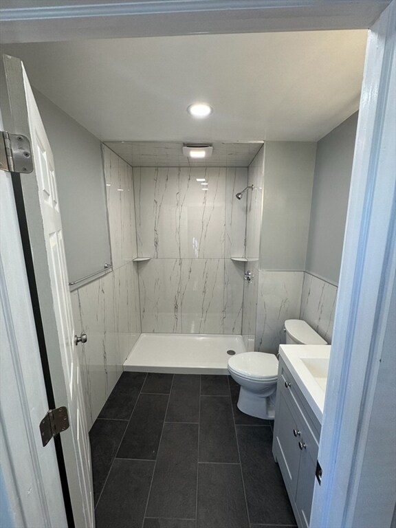 Building Photo - 193 Winter St