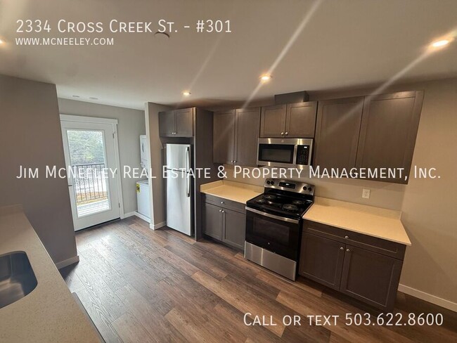 Building Photo - 2334 Cross Creek St