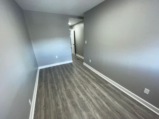 Building Photo - 4 Copperfield Ave