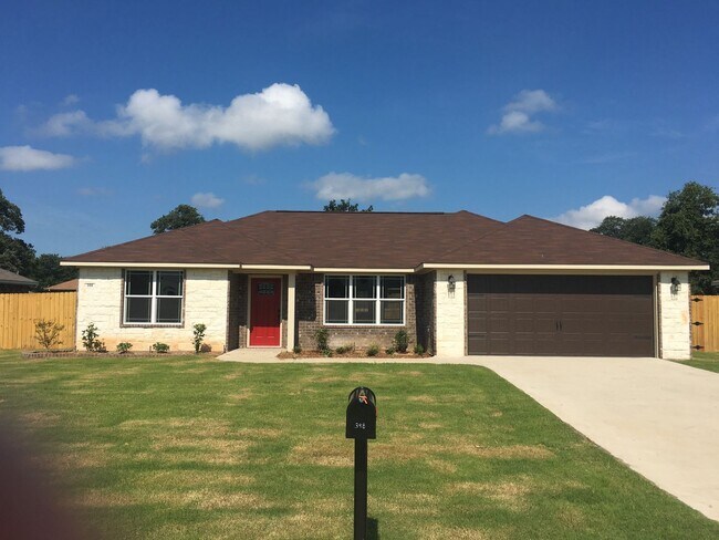 Primary Photo - MOVE IN READY- Single Family Home- 3bedroo...