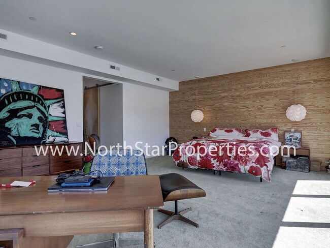 Building Photo - Truly Amazing and Rare Furnished Lake Oswego Cabana.