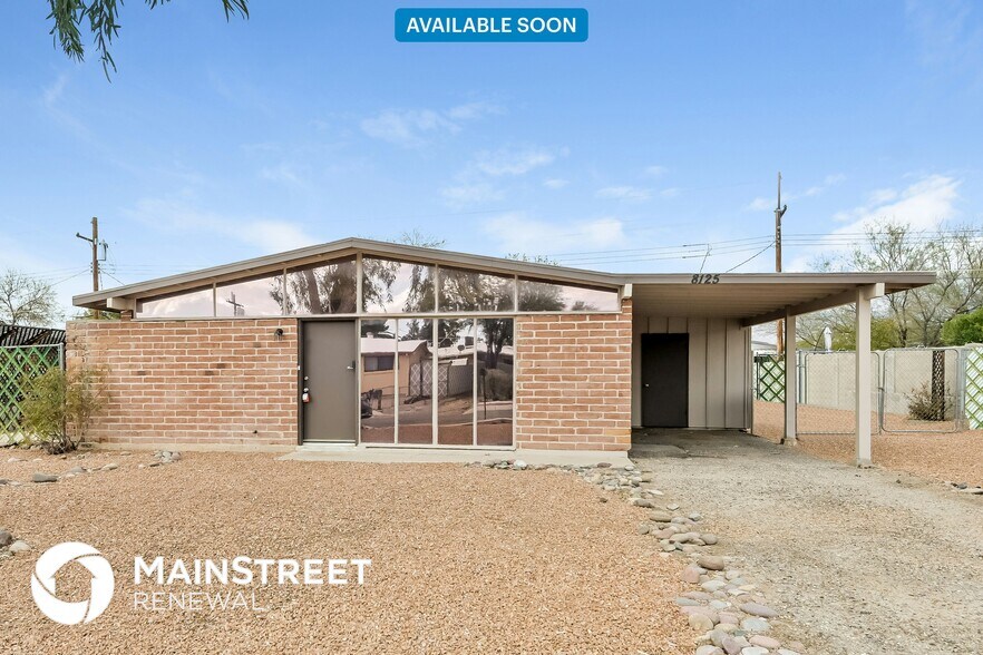 Primary Photo - 8125 E Hayne St