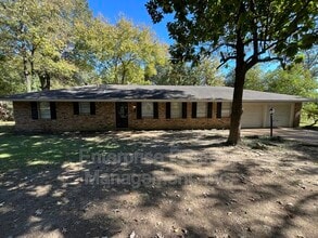 Building Photo - 4450 Tena Dr