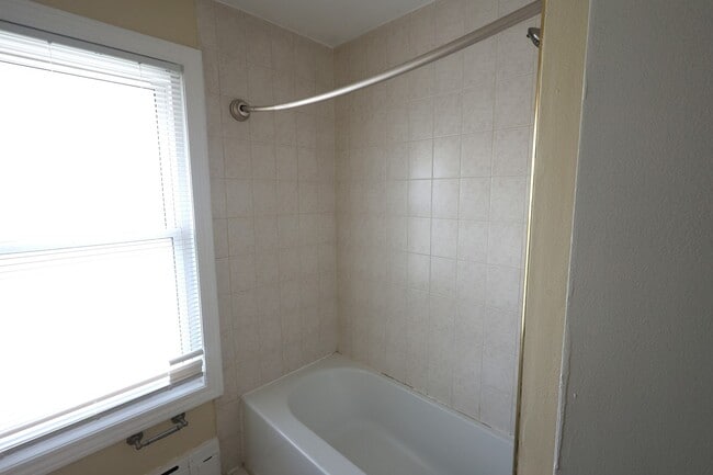 Building Photo - 3151 N Melvina Ave