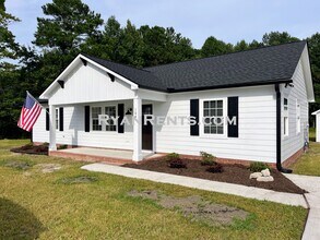 Building Photo - 104 Laurel Spring Dr