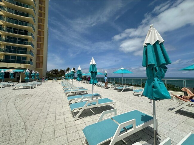 Building Photo - 2501 S Ocean Dr