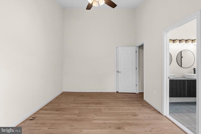 Building Photo - 13920 Baton Rouge Ct