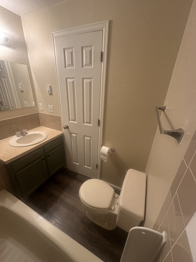 Building Photo - 4885 Basswood Dr