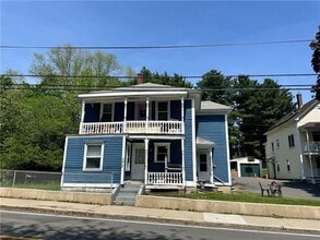 Building Photo - 373-373 Old River Rd