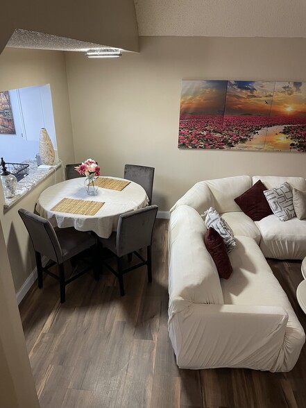 Building Photo - 13 Fox Rdg