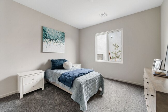 Building Photo - 5504 E Edgar Wy