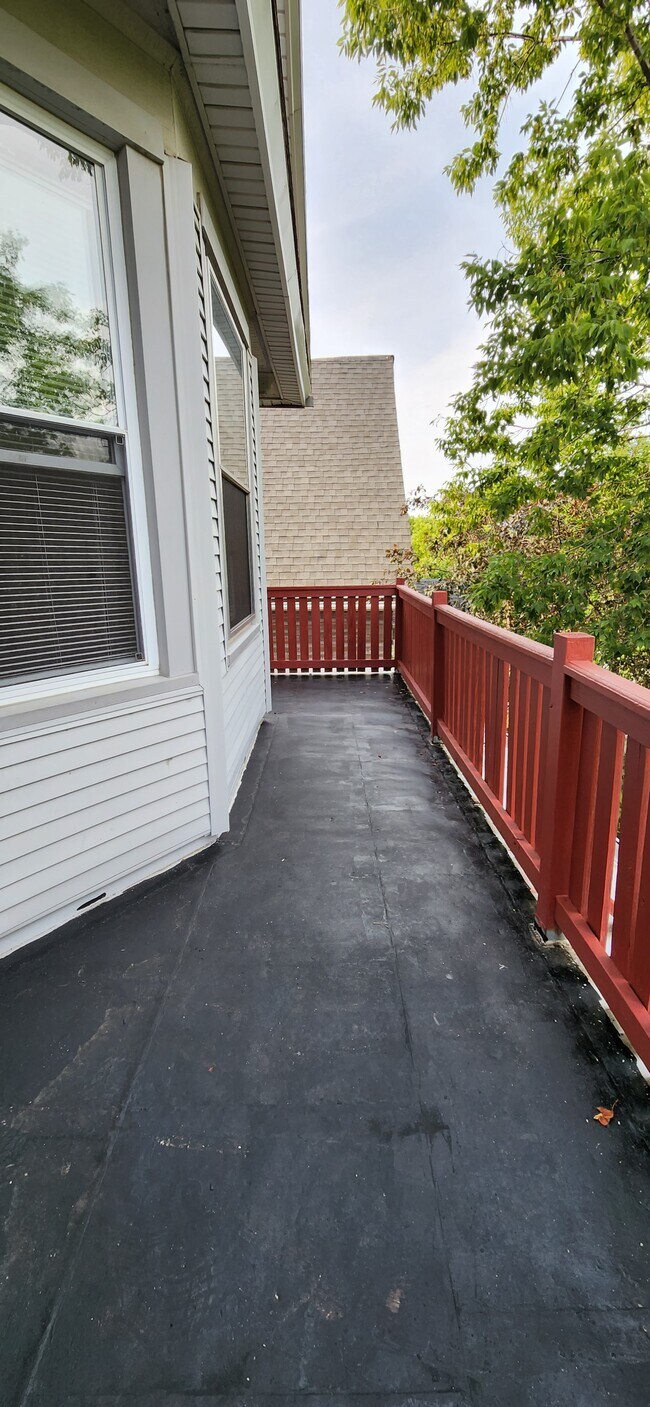 Building Photo - 2529 N Fratney St