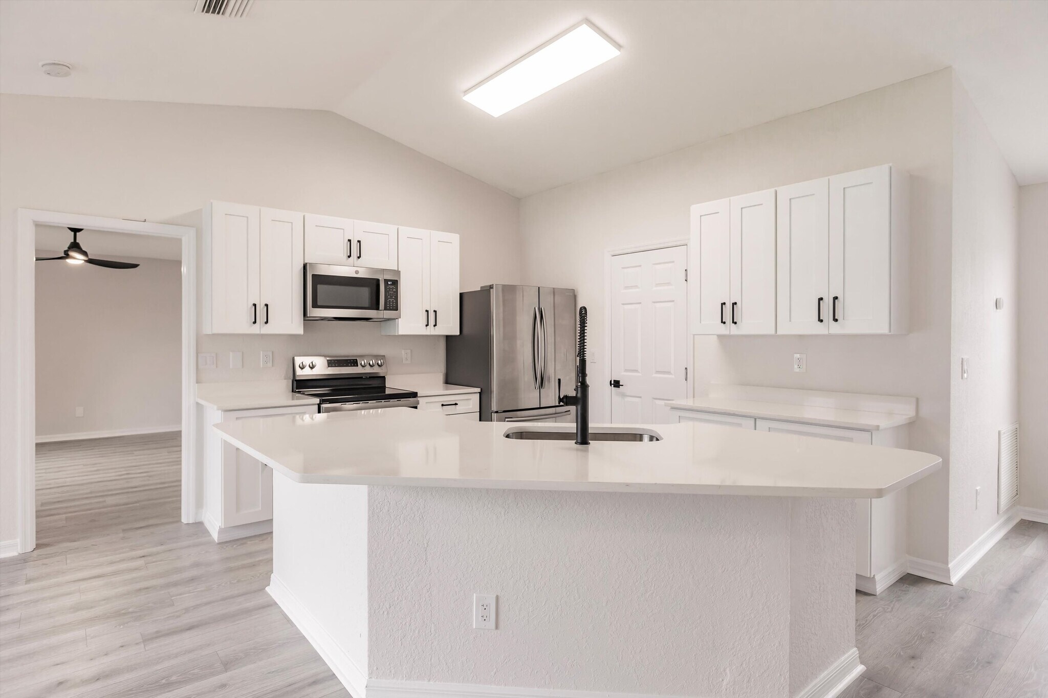 Building Photo - 4132 Mermell Cir