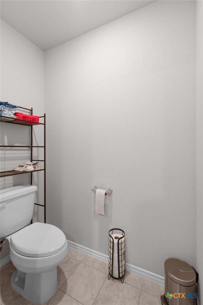 Building Photo - 1321 Lindsey Dr