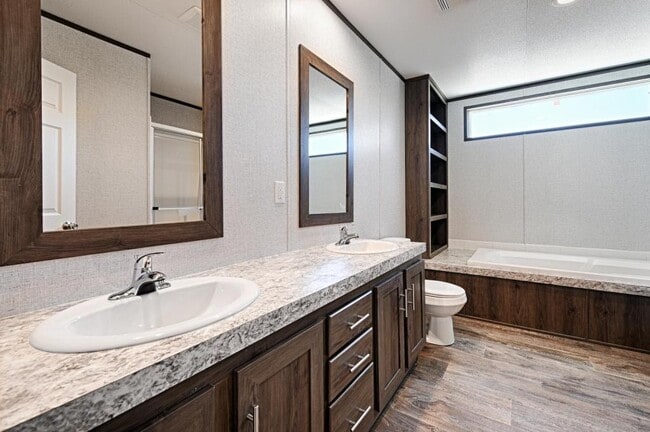 Building Photo - 633 Kevin St