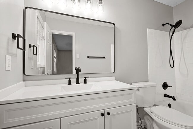 Building Photo - 315 Winding River Dr