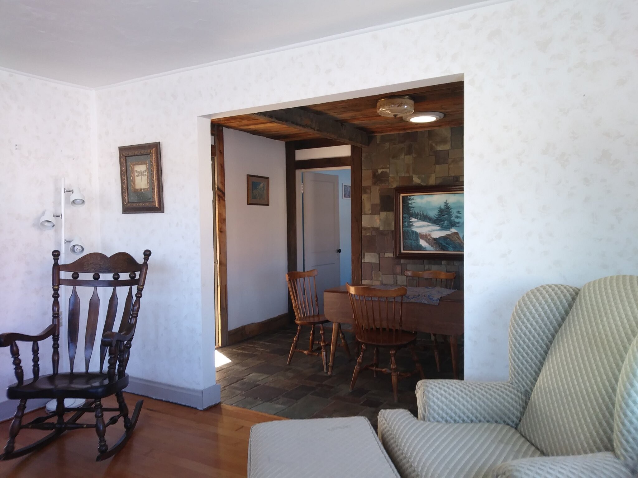 Building Photo - 3019 Hewlett Gulch Rd